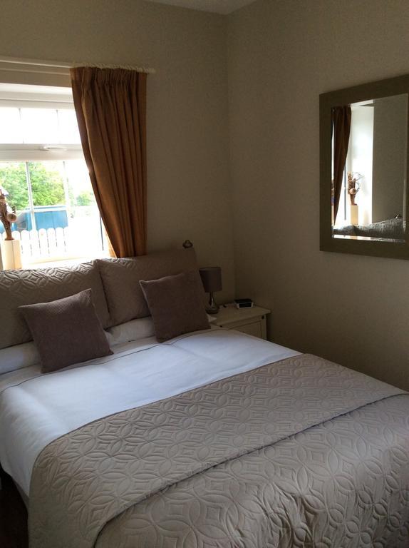 Glenvale Self Catering Guest House Riverstown  ภายนอก รูปภาพ